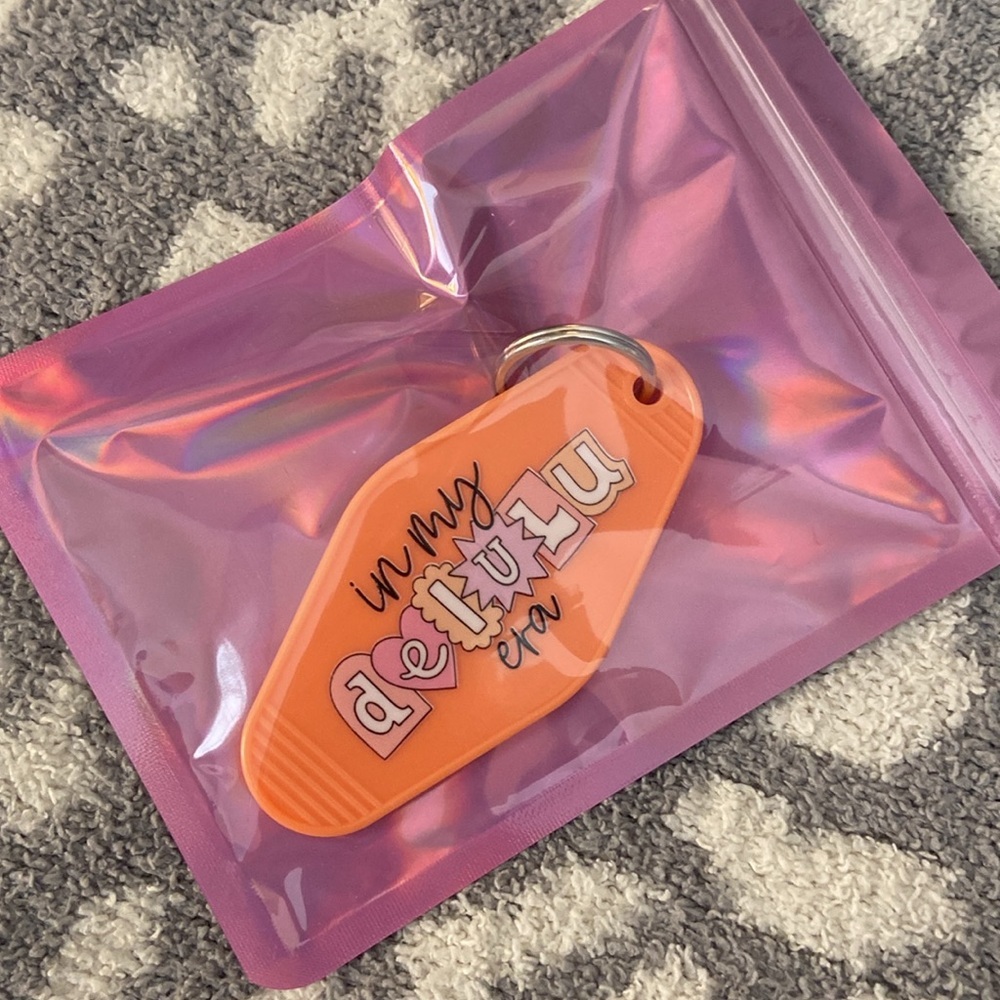 HANDMADE MOTEL KEYCHAIN